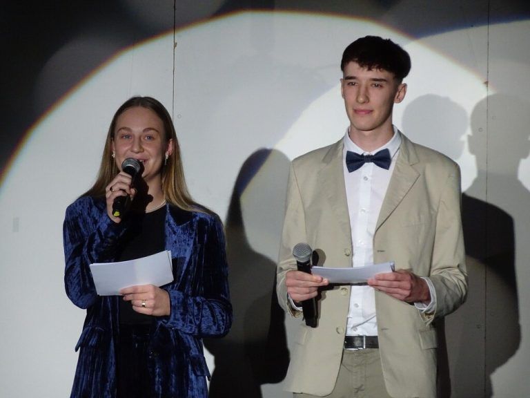 Coco und Nico führten als Moderatoren durch die Show. cth(7)