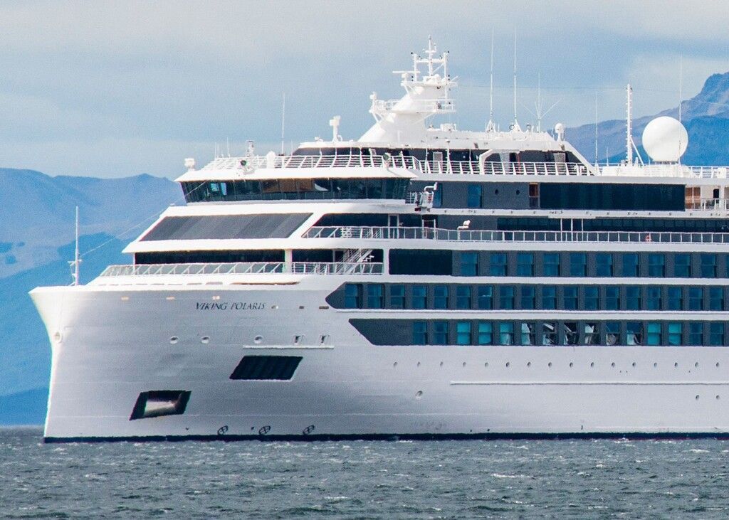 Riesenwelle traf Kreuzfahrtschiff: Ein Toter, vier Verletzte