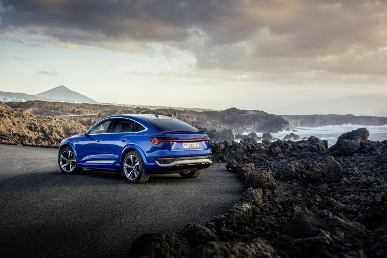 Den Q8 e-tron gibt es alternativ weiter als Coupé-Karosserievariante Sportback.werk