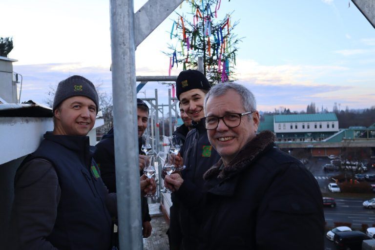 Die beiden Vorstände der Vorarlberger Landesversicherung (VLV), Robert Sturn und Klaus Himmelreich, als „Hausherren“. vlv