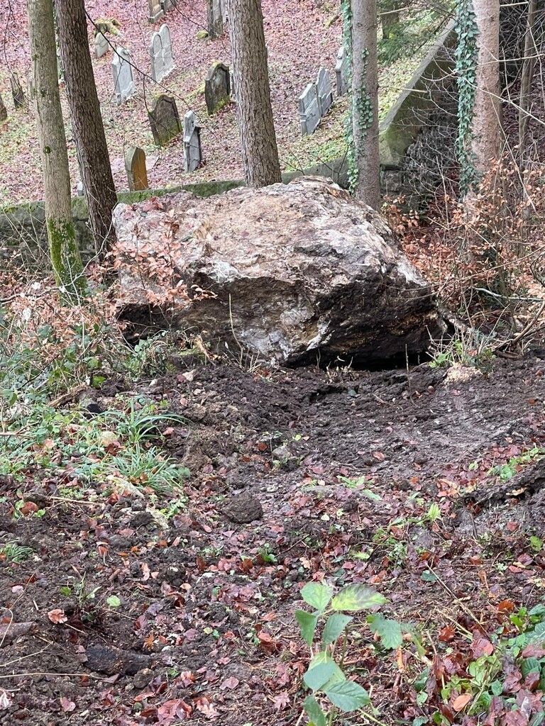 Felssturz beim jüdischen Friedhof in Hohenems. »A8