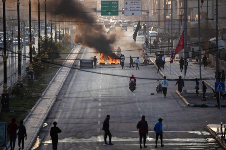 Die Proteste im Iran gehen weiter, hier im Rahmen einer Straßenblockade.AFP