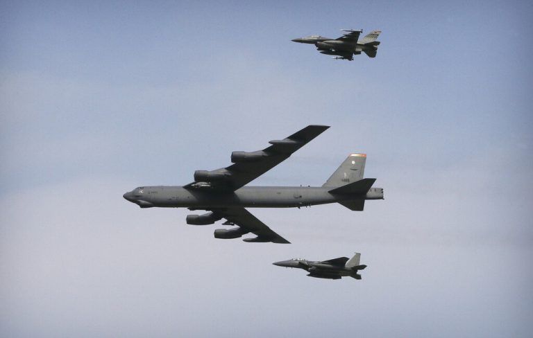 Die USA flogen atomwaffenfähige Bomber in der Nähe der koreanischen Halbinsel für gemeinsame Übungen mit Südkorea. AP