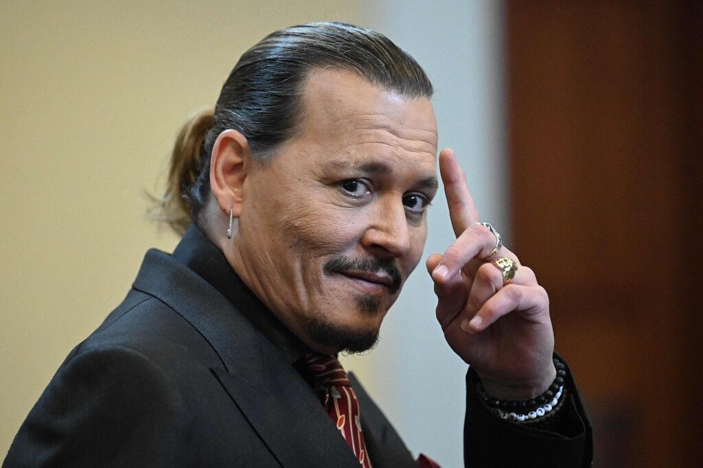 Depp spendet Million Dollar