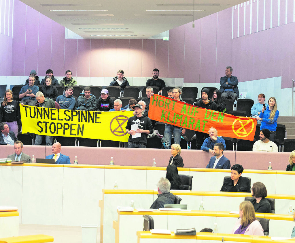 Klimaaktivisten schocken Landtag