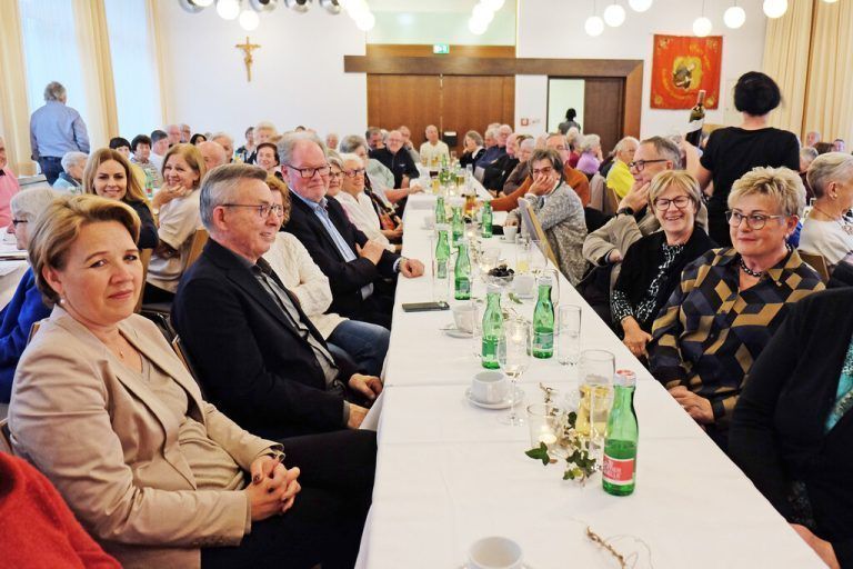 Im voll besetzten Saal des Kolpinghauses erlebten die SB-Mitglieder eine besinnliche Adventfeier. SB Dornbirn