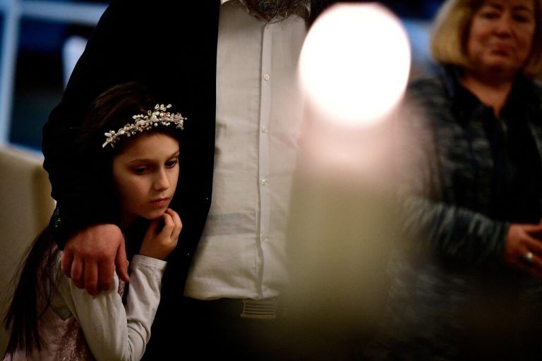 Jüdische Flüchtlinge aus der Ukraine feiern Chanukka in einer Unterkunft am Ufer des ungarischen Plattensees in Balatonőszöd in Ungarn. Reuters