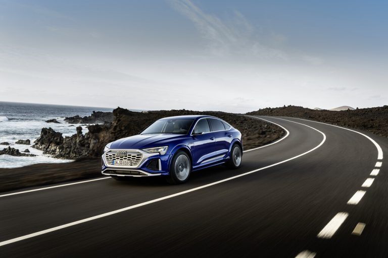 Prägnanter im Look, effizienter und spurtstärker: Audi Q8 und SQ8 e-tron gewinnen durch das Update nach vier Baujahren rundum.
