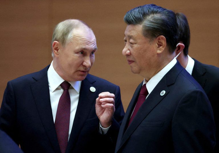 Vladimir Putin (l.) plant neues Treffen mit Chinas Staatschef Xi Jinping.Reuters