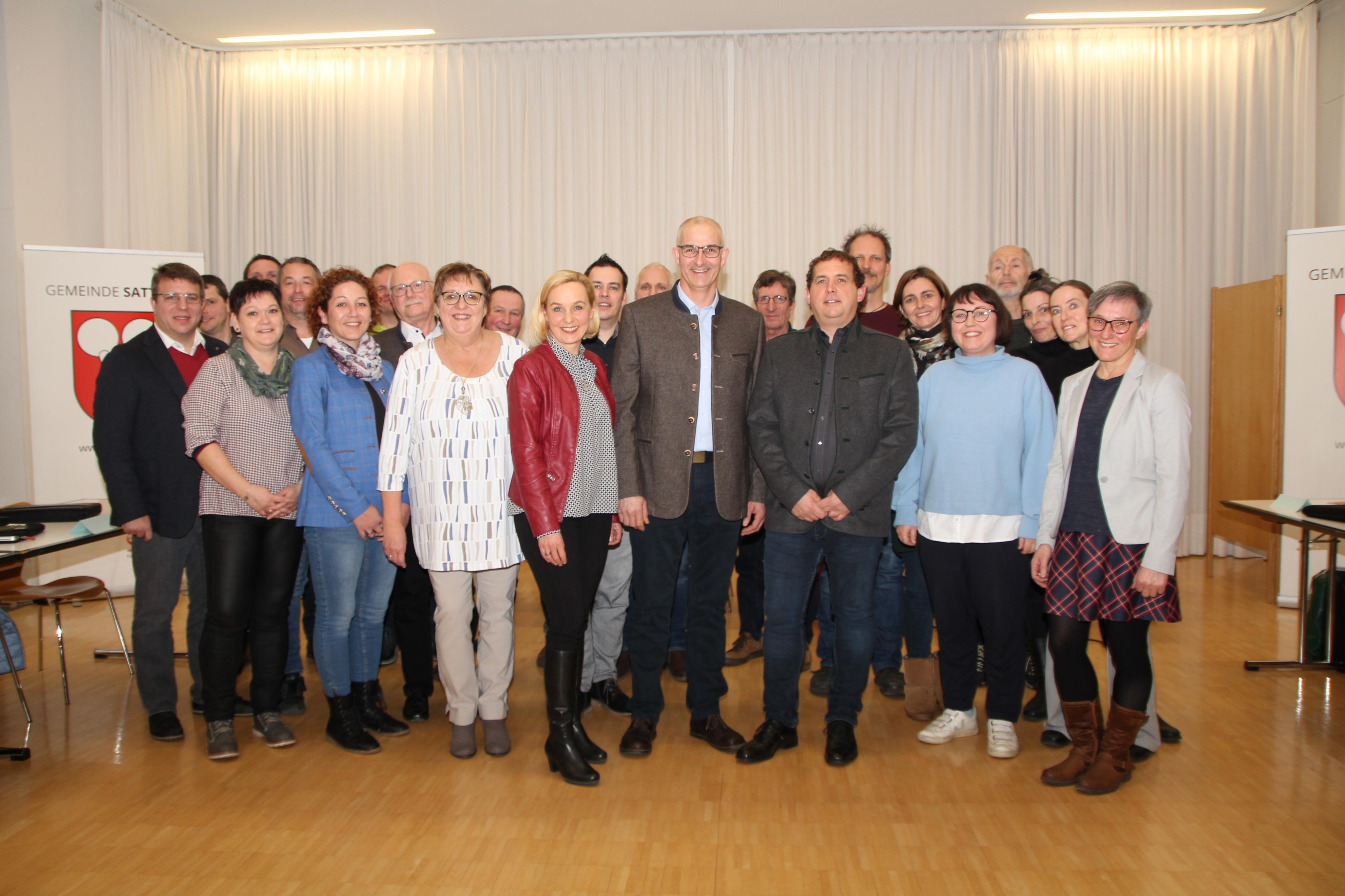 Andreas Dobler einstimmig zum neuen Bürgermeister von Satteins gewählt