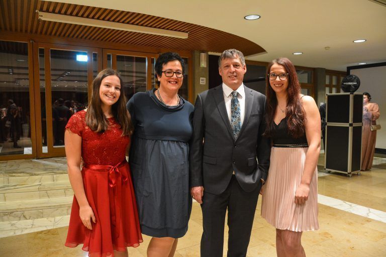 Familie Maier genoss den gemeinsamen Besuch am Feuerwehrball.