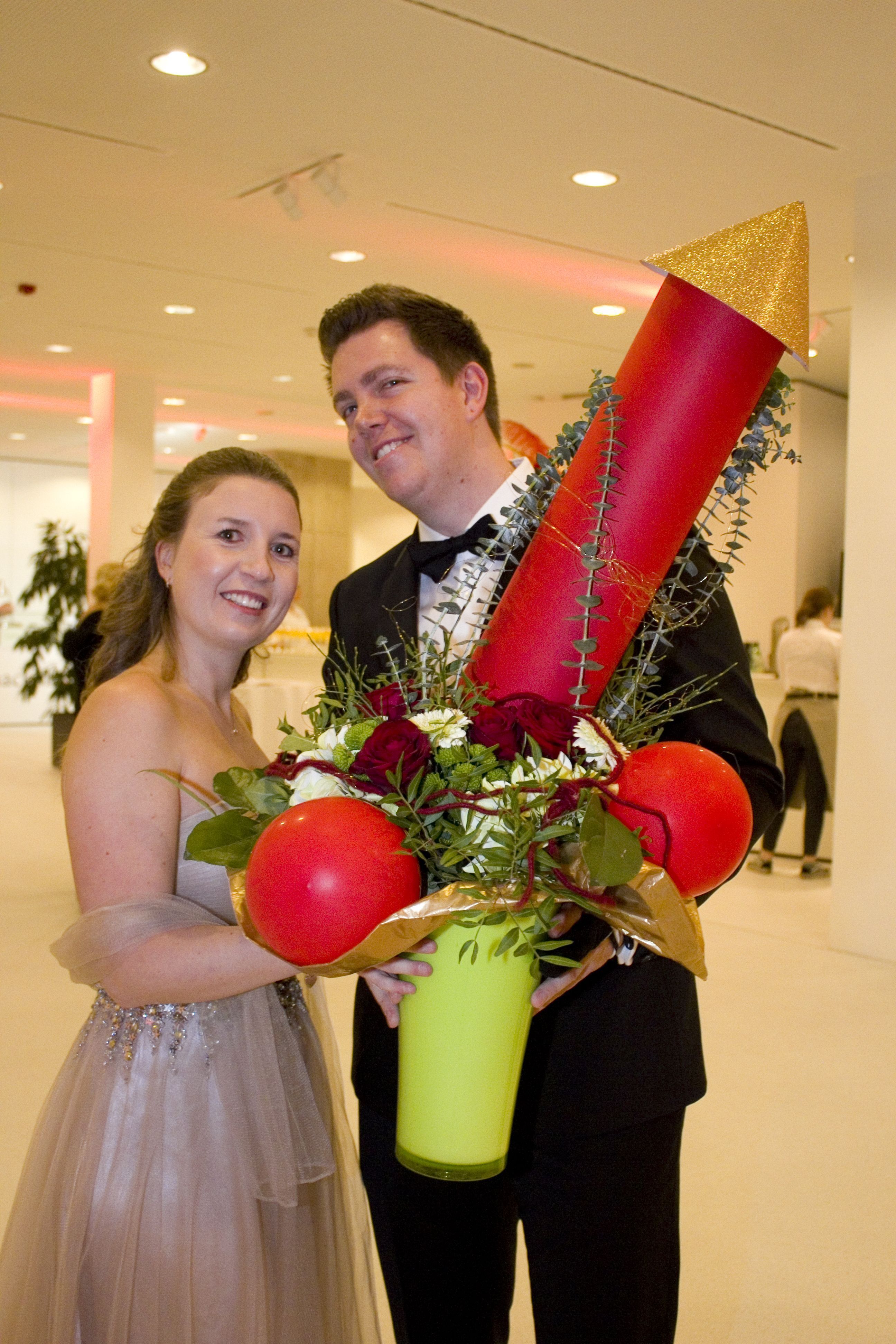 Eileen Mistura und Kay Schulz brachten Rocket-Mans Rakete.