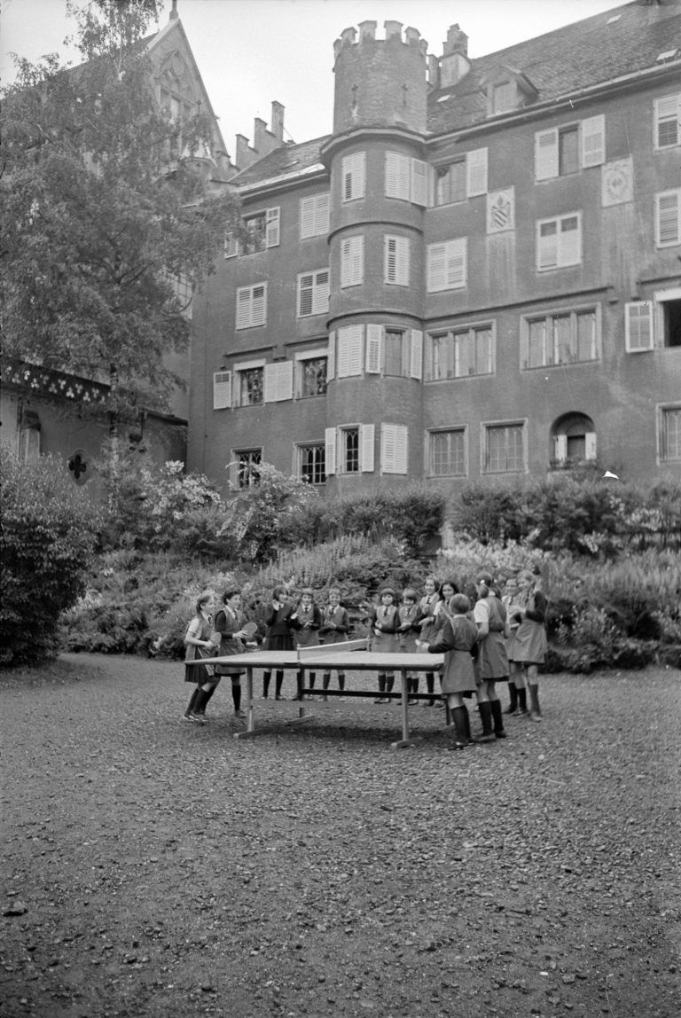 Zu den außerschulischen Aktivitäten zählte natürlich auch Tischtennis, egal ob im Einzel, Doppel oder Raser.