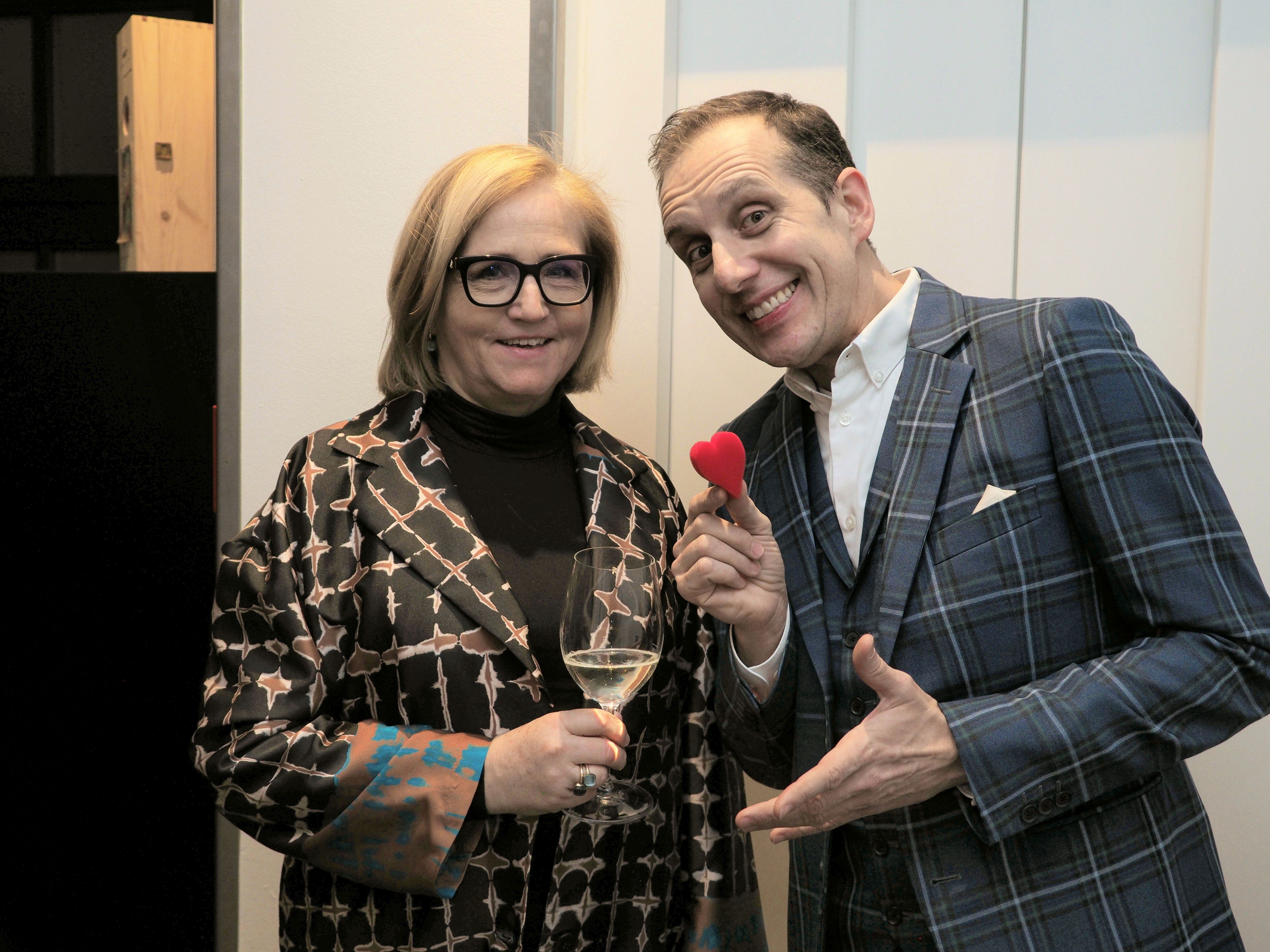 Margot Berchtold mit Martin von Barabü, der für zauberhafte Unterhaltung sorgte.