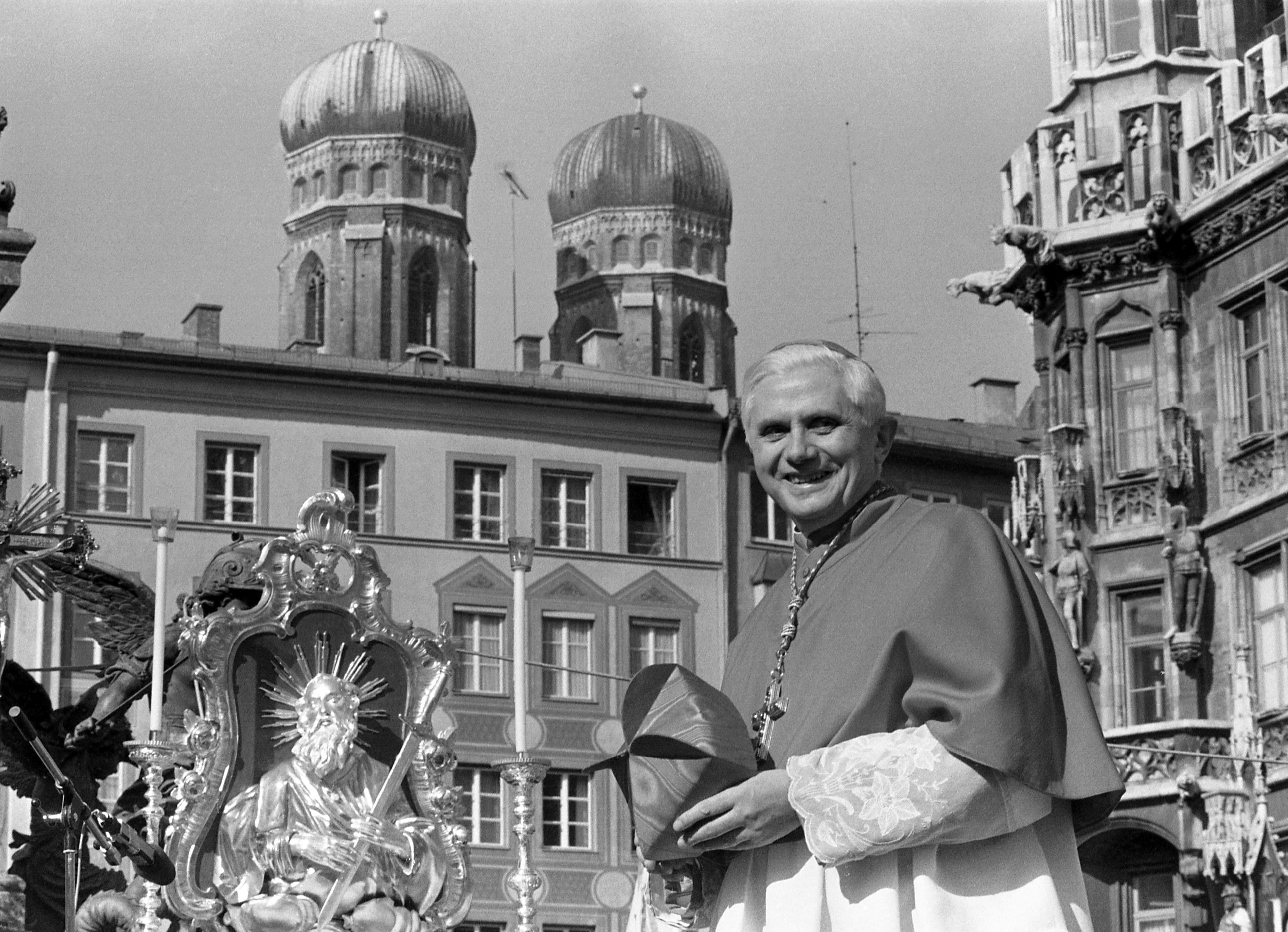 Josef Ratzinger im Februar 1982 in München. <span class="copyright">AP Photo/Dieter Endlicher</span>