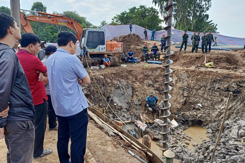 Drama in Vietnam: Junge hängt in 35 Meter tiefem Betonrohr fest