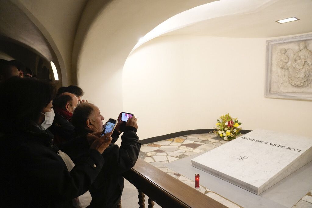 Grab von Papst Benedikt XVI. für Besucher zugänglich