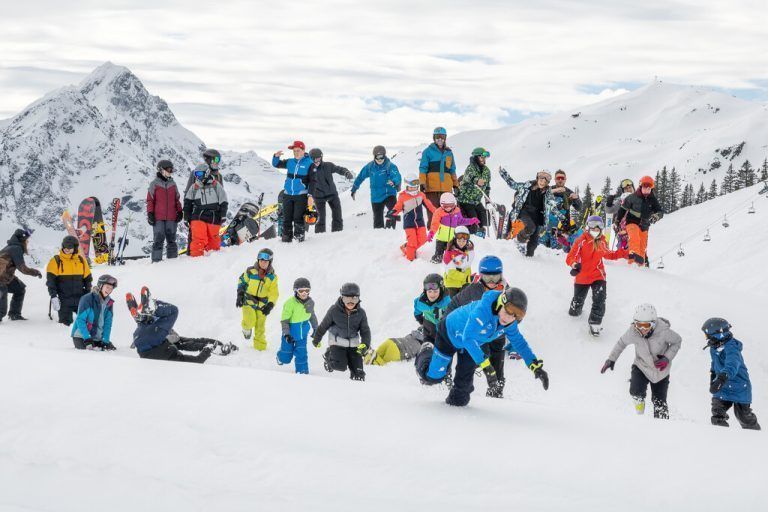 Die Offene Jugendarbeit bietet wieder ein Ski- und Snowboardcamp am Sonnenkopf an.Villa K.