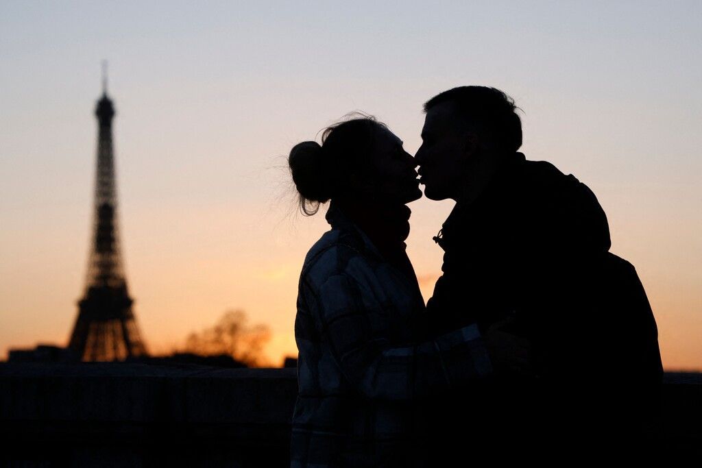 Österreicher sehen sich als romantische Partner