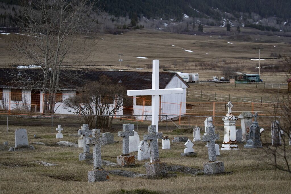 Erneut Dutzende Gräber indigener Kinder  in Kanada entdeckt