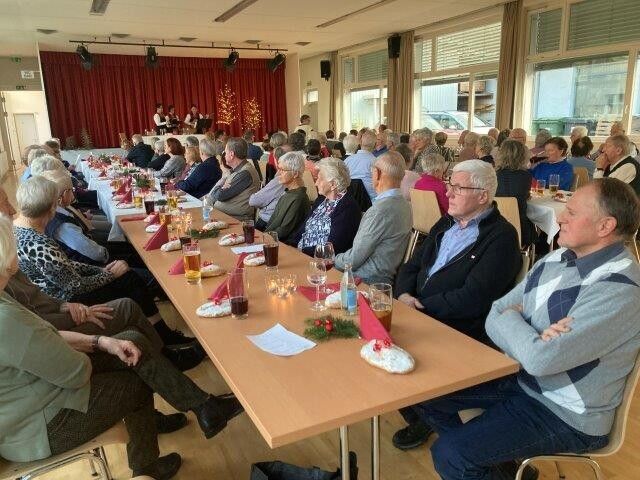 Besinnlicher Adventnachmittag der Schwarzacher Senioren. 50plus