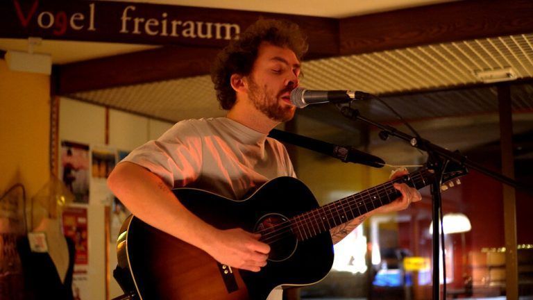 Der aus Schnifis stammende Songwriter Philipp Spiegl präsentierte u.a. Lieder aus seinem Album „Be My Redeemer“. Maryna Liapina