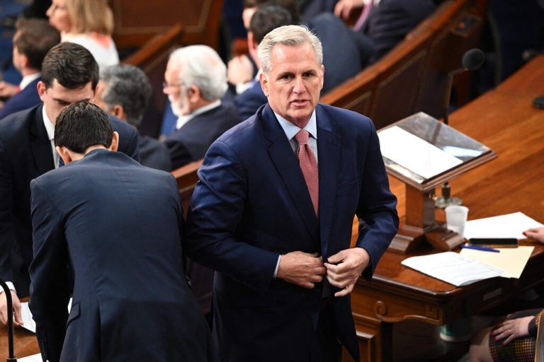 Der Republikaner Kevin McCarthy hatte die erforderliche Mehrheit zunächst dreimal verfehlt. AFP