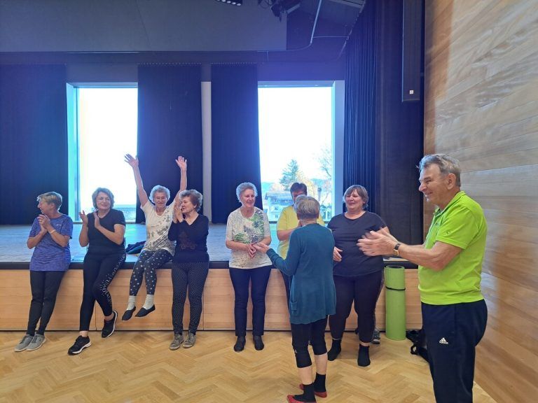 Die Bewegungsgruppe der Bucher Senioren feiert fünfjähriges Jubiläum. 50plus buch