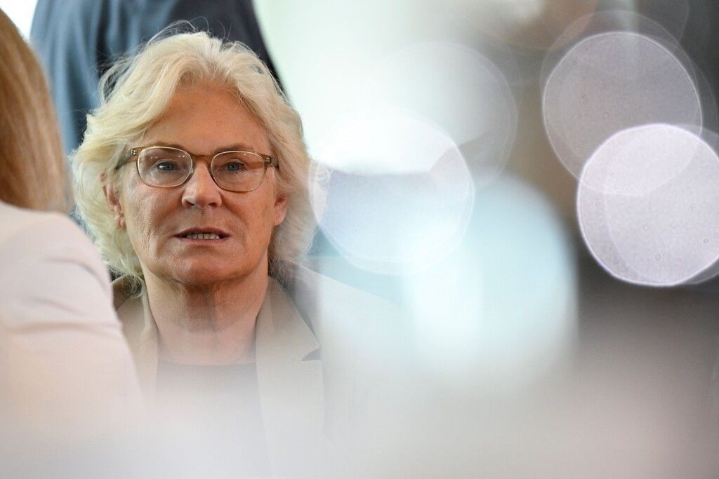 Politik in Kürze