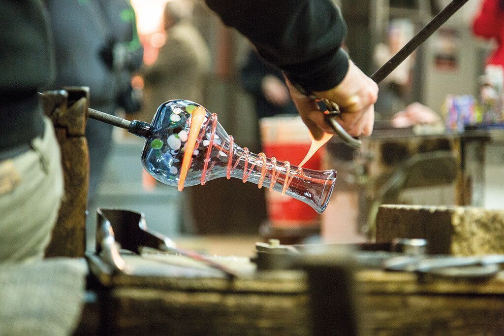 Glasbläsern bei der Arbeit zusehen