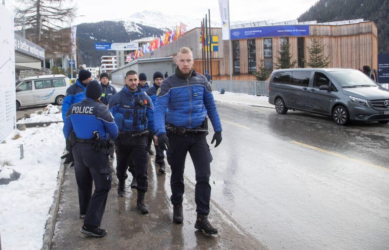 Die Polizei rüstet sich für das Weltwirtschaftsforum. reuters