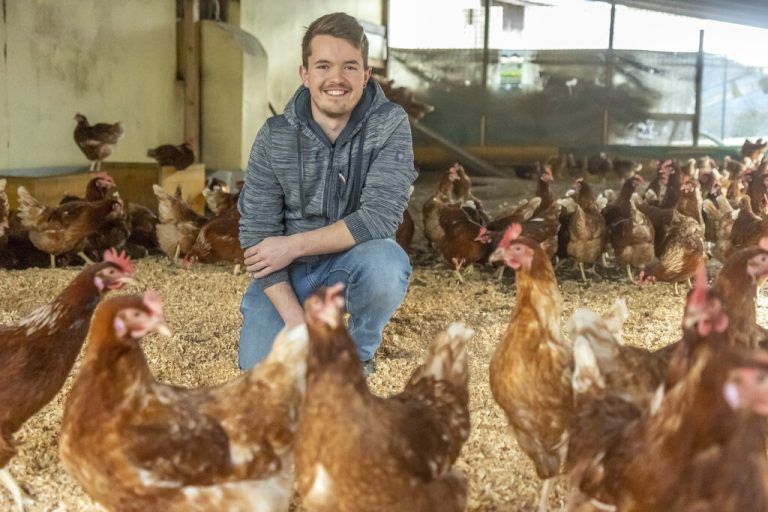 Dominic Bell vom Geflügelhof Feldkirch. Hier reagierte man im Jänner schnell, da es bereits einen Verdachtsfall in Liechtenstein gab. <span class="copyright">VN/Paulitsch</span>
