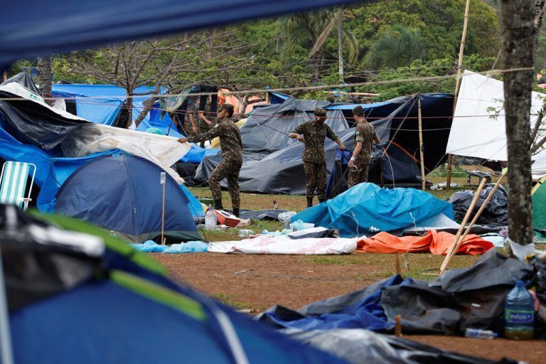 Brasilianische Polizei räumt Protestcamp