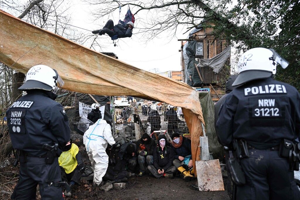 Polizei räumt Braunkohleort Lützerath