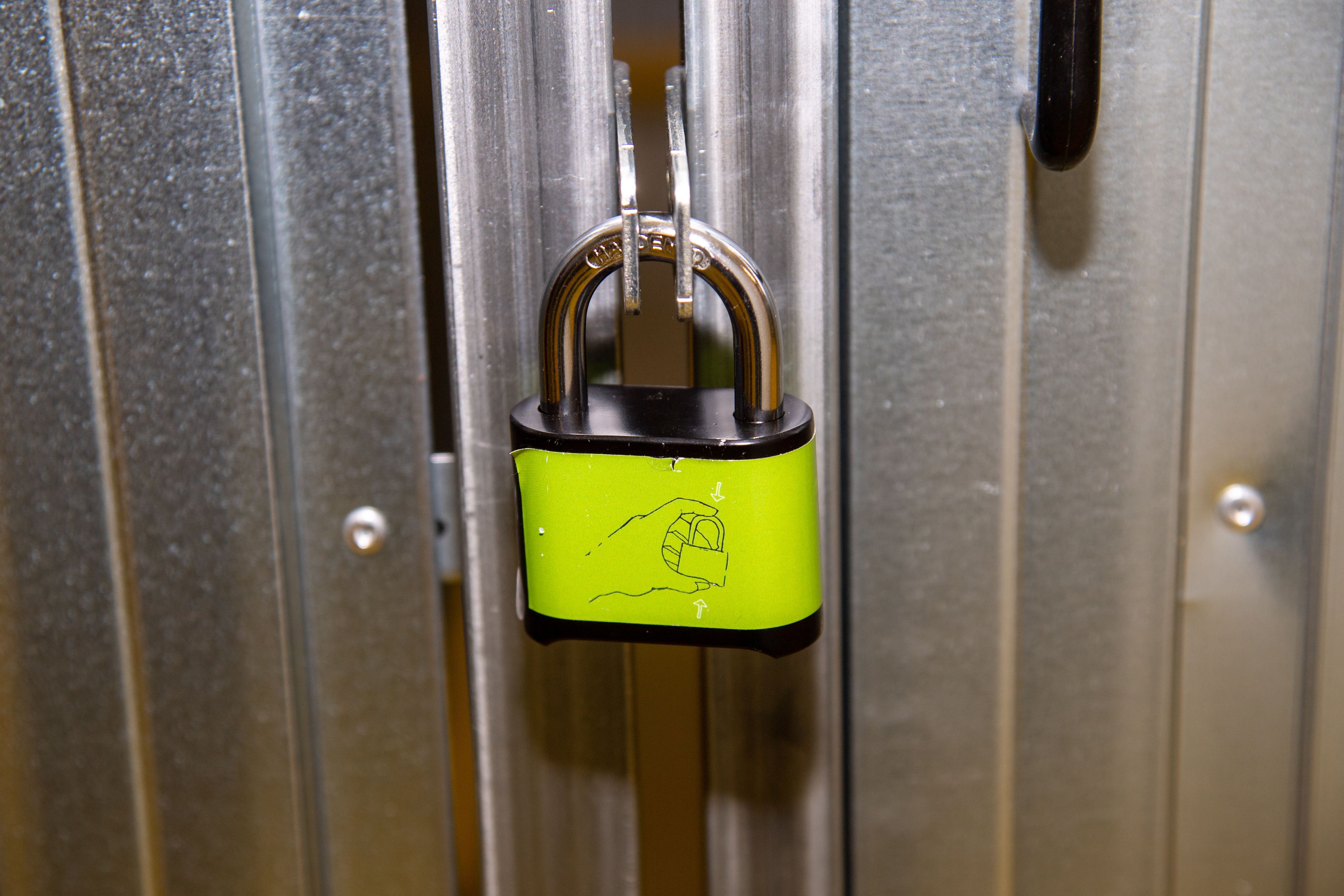 Die Lagerabteile sind mittels Zugangscode gesichert.
