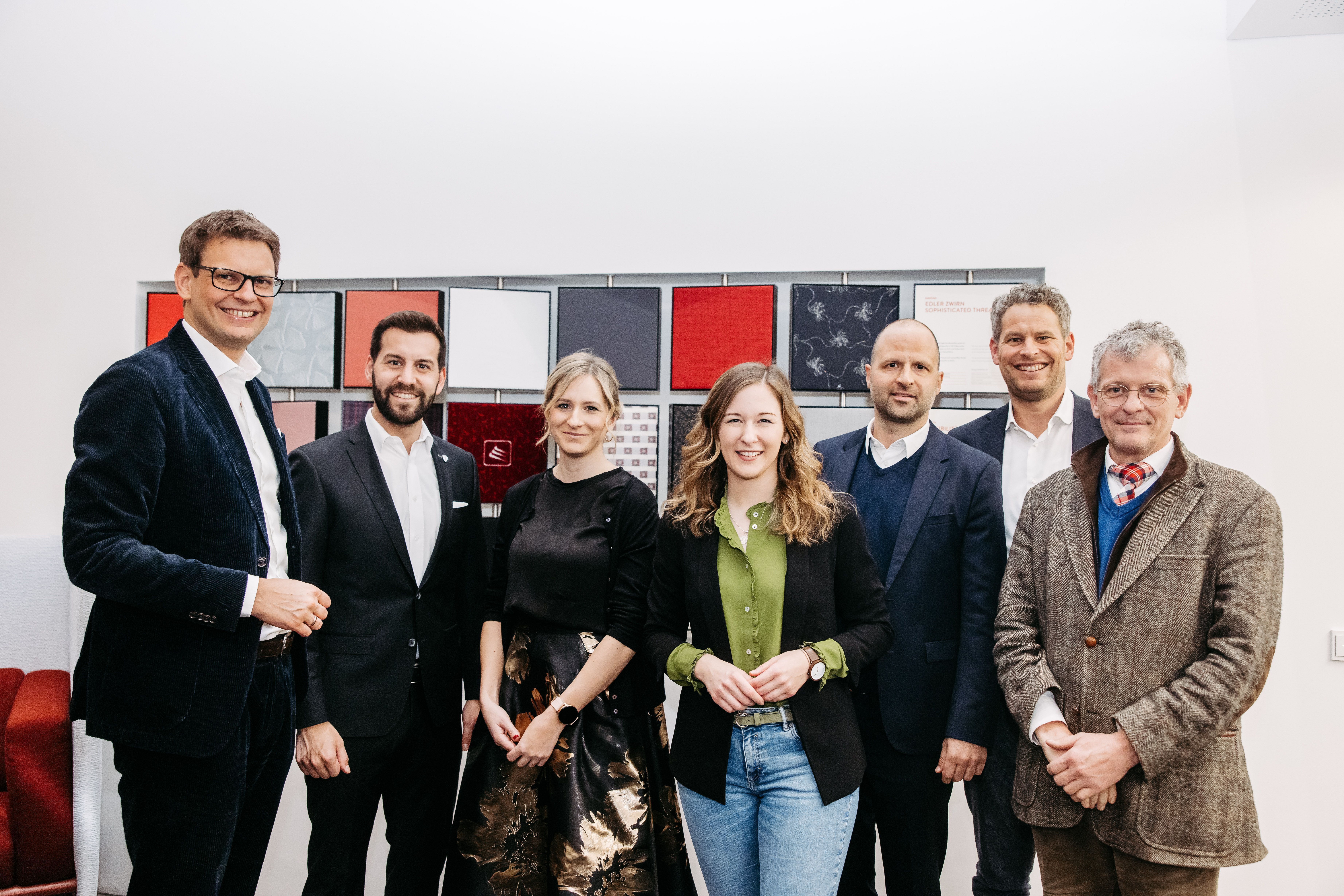 Roland Comploj, Simon Tschann, Perrine Getzner, Jugendstaatssekretärin Claudia Plakolm, Marco Tittler, Markus Comploj und Rolf Gottmann (v. l.). Sams