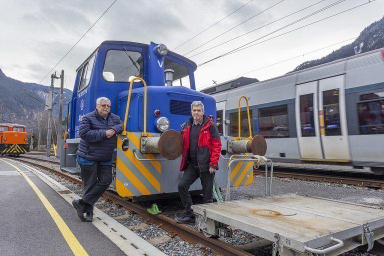 Horst und Christian Böhler kämpfen seit Mai 2021 um die Wiederinbetriebnahme der Bahn. VN/RP