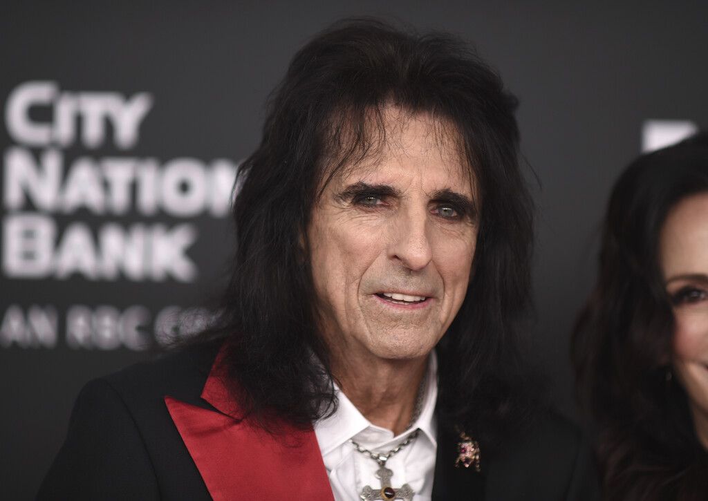 Schockrock-Urvater Alice Cooper wurde 75