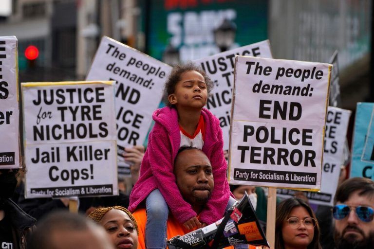 In Atlanta, Georgia, versammelten sich Demonstranten anlässlich des Todes des 29-jährigen Tyre Nichols nach einem brutalen Polizeieinsatz. AFP