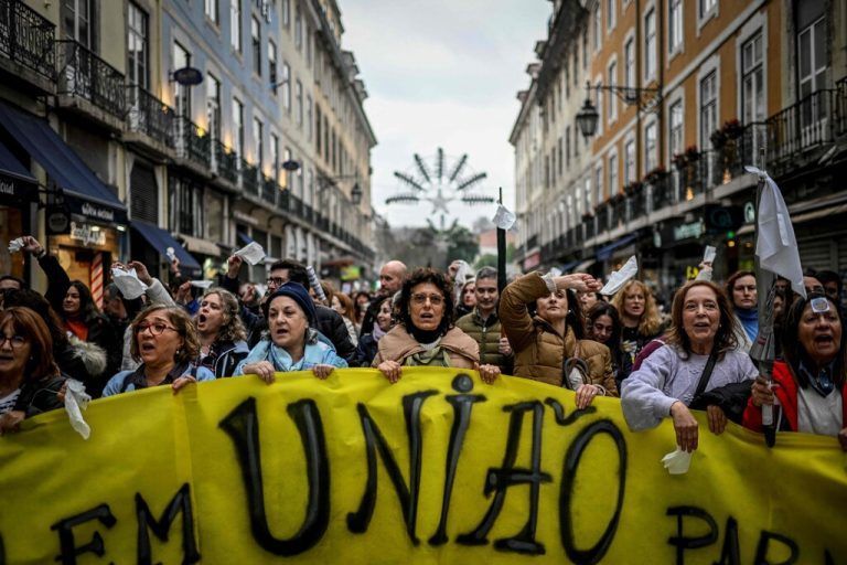 In ganz Portugal streiken seit Tagen die Lehrer. Sie fordern bessere Arbeitsbedingungen und höhere Gehälter. AFP