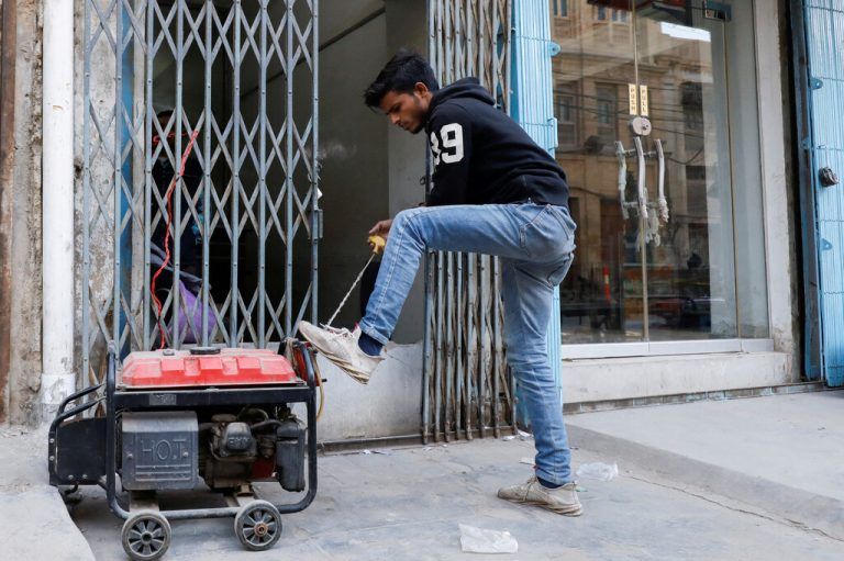 Montagfrüh brach in Pakistan landesweit die Stromversorgung zusammen. Es dauerte Stunden, bis der Ausfall behoben werden konnte. Reuters