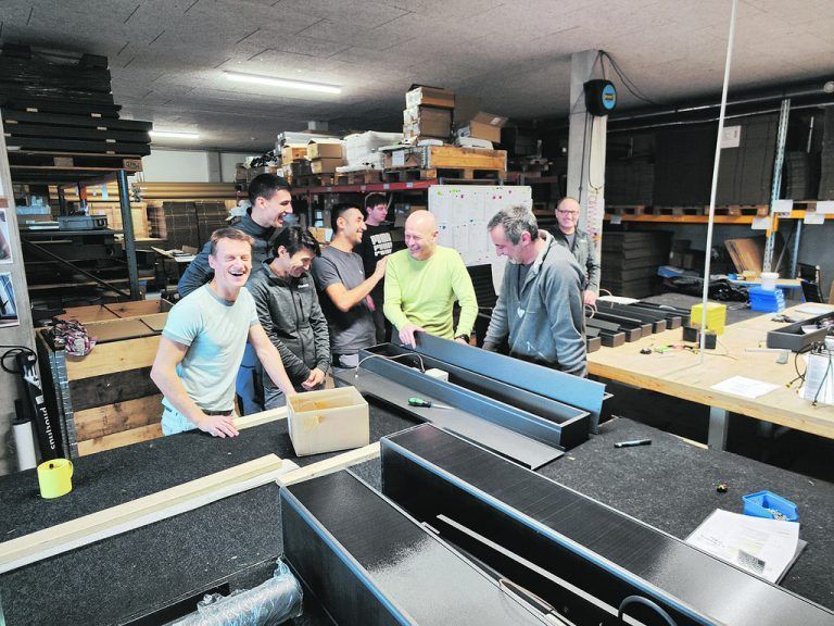 Spaß an der Arbeit ist bei Photinus Lighting Programm. Photinus