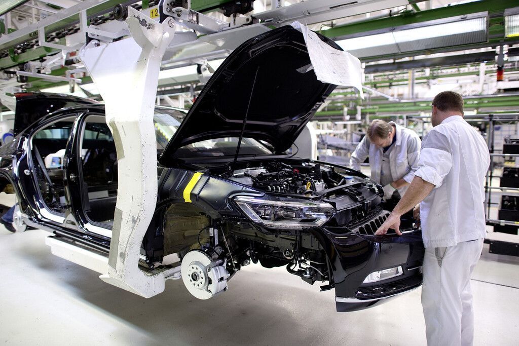 Automarkt auf Niveau des Vorjahres