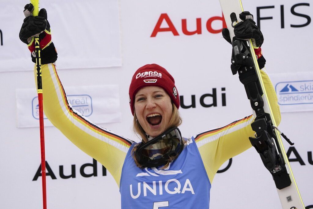 Dürr stoppte überraschend Shiffrins Rekordjagd
