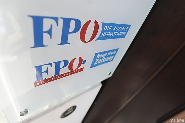 Kassierte FPÖ für pro-russischen Nationalratsantrag?