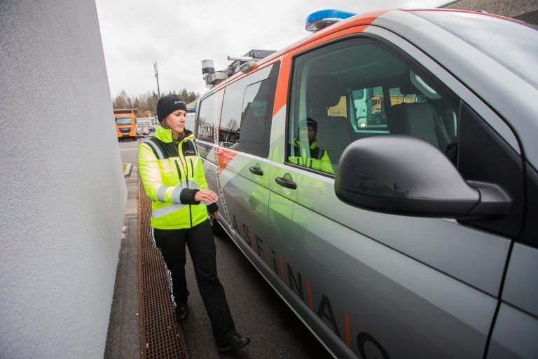 Dienstantritt für Christina Eder am Asfinag-Standort in Hohenems. Es geht auf Vignettenkontrolle ins Oberland.