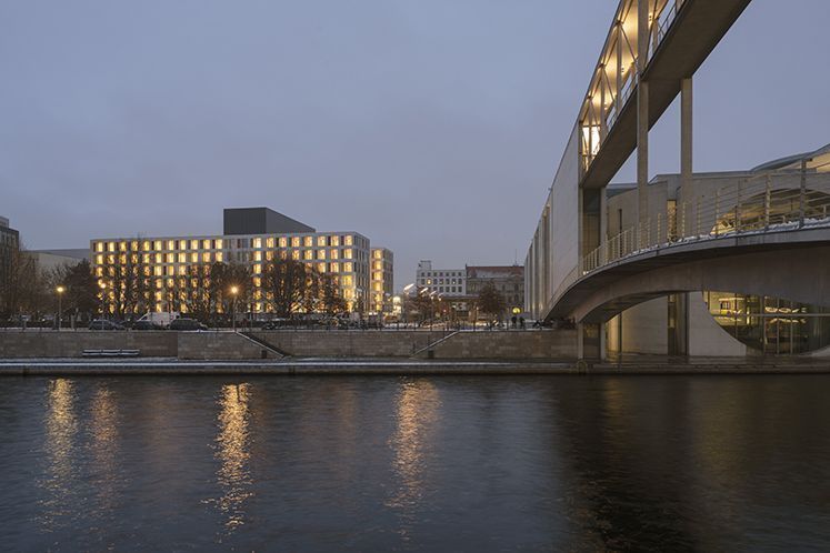 Das neue Bürogebäude für den Deutschen Bundestag in Berlin. <span class="copyright">Kaufmann Bausysteme</span>
