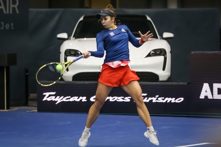 2021 gab es für Julia Grabher in Linz eine 6:7-, 4:6-Niederlage gegen Alize Cornet. <span class="copyright">GEPA</span>