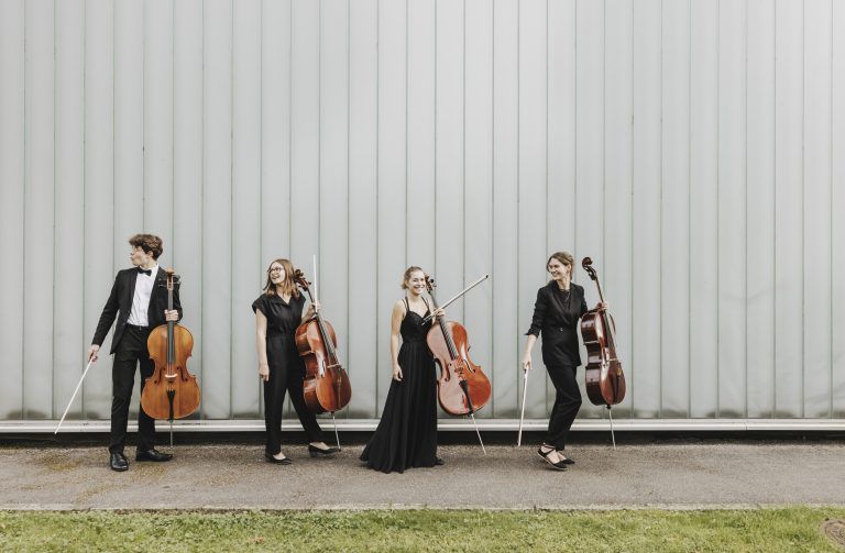 Die Quarta-Jugendphilharmonie spielen Mozart und Guldas berühmtes Cello-Konzert.   <span class="copyright">Angela Lamprecht</span>