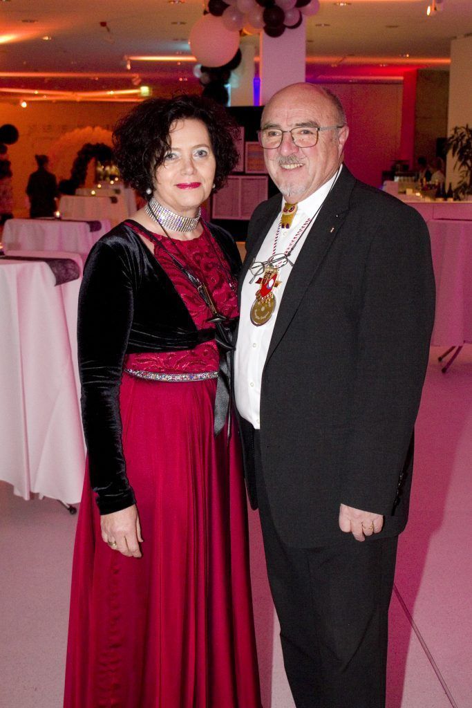 Schlaraffen im Ballfieber